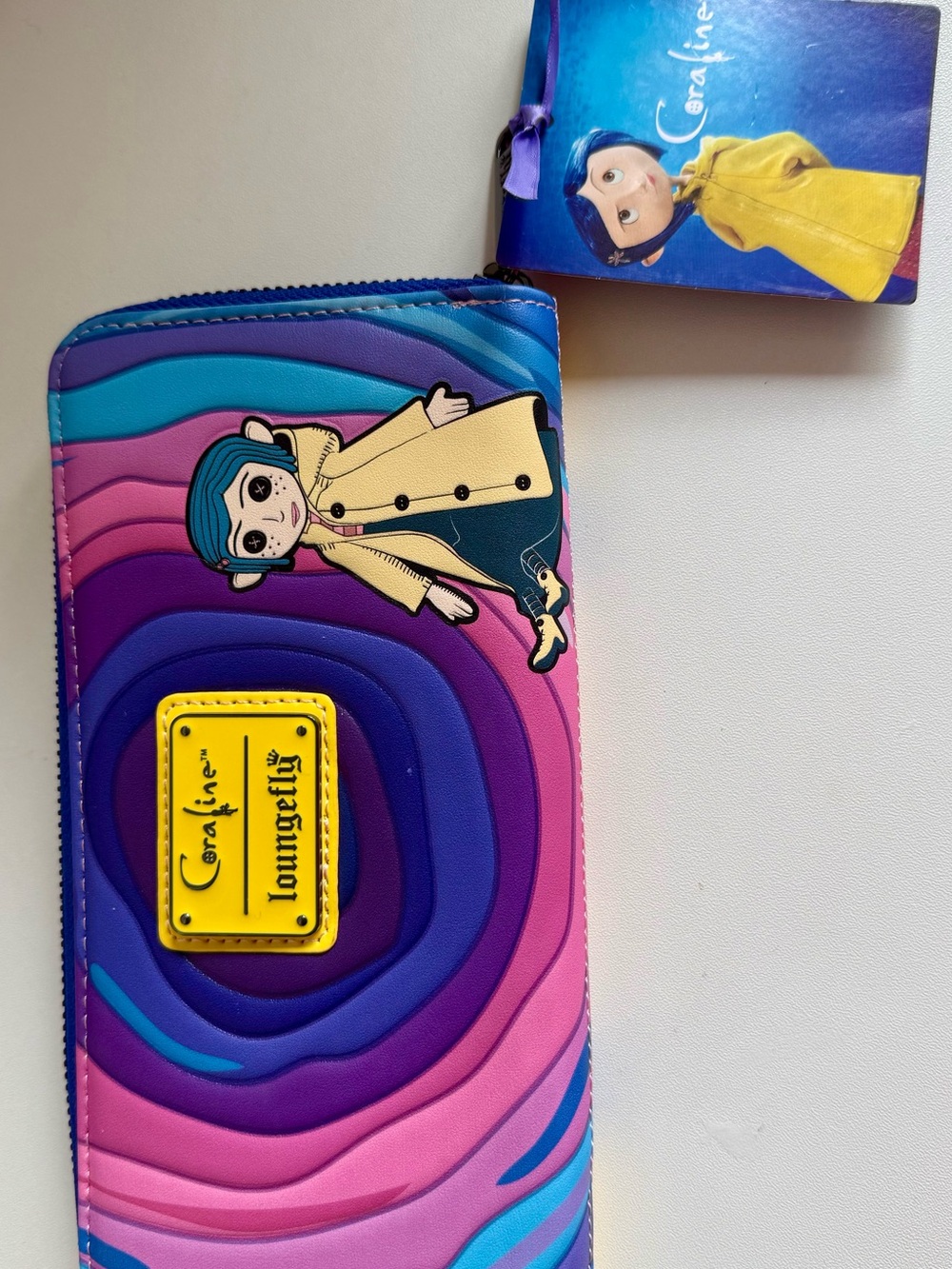 Loungefly Laika Coraline Zip Wallet - Picture 7 of 7